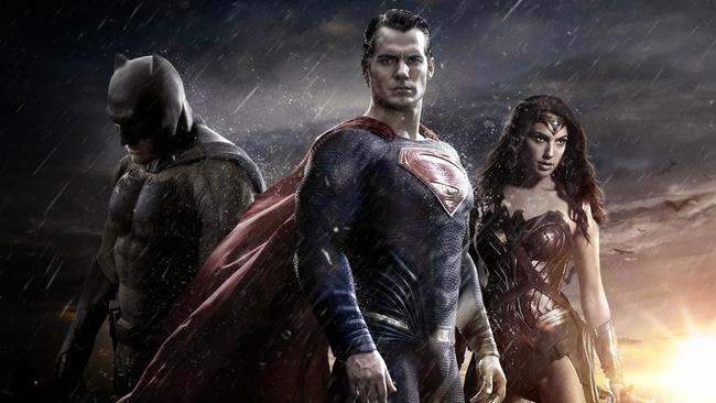 Batman v Superman potrebbe essere il film più costoso di sempre La Trinità DC in Batman v Superman
