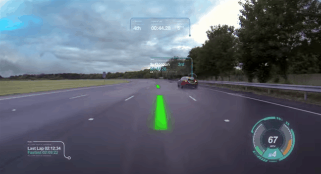 Le auto del futuro sembreranno un videogame Gif del sistema di realtà aumentata Jaguar