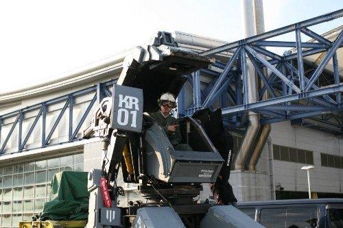 Il robot gigante Kuratasu è stato messo in vendita su Amazon Giappone Un pilota giapponese all'interno del Kuratasu