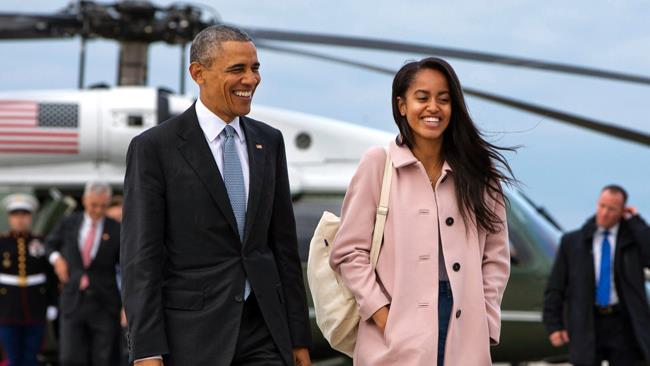 Usa, Malia Obama beccata a fumare: sigaretta o spinello? Usa, Malia Obama beccata a fumare: sigaretta o spinello?