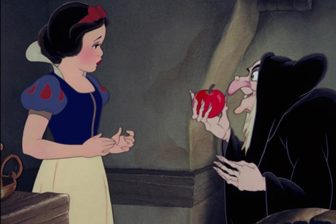 http://cc-media-foxit.fichub.com/image/fox-it-mondofox/934c93bb-039f-44c9-bbe0-a30b52f5bb00/grimilde-biancaneve-e-i-sette-nani-disney-halloween-maxw-654.jpg