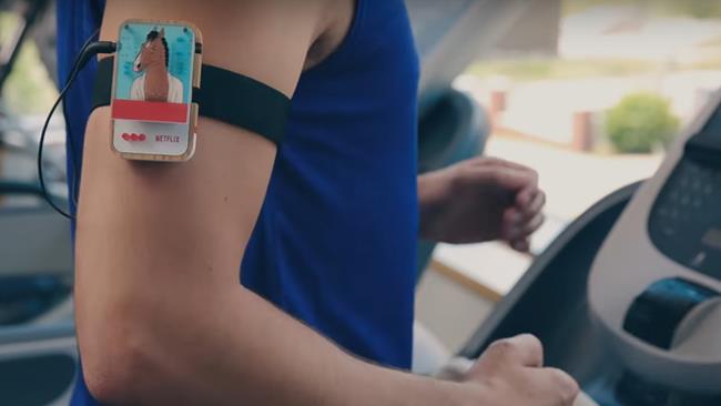 Netflix: lancio del dispositivo personal trainer con le voci dei protagonisti delle serie Personal trainer di Netflix