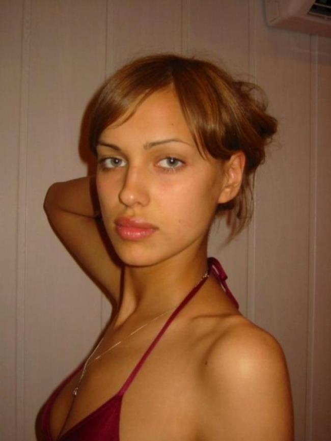 Un'immagine di Irina Shayk da adolescente