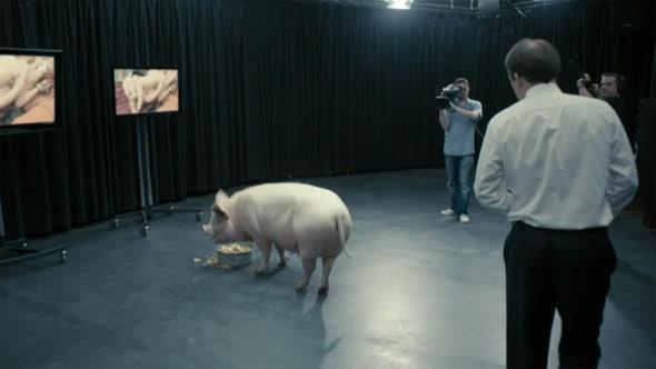 La disgustosa scena col Primo Ministro e un maiale in Black Mirror