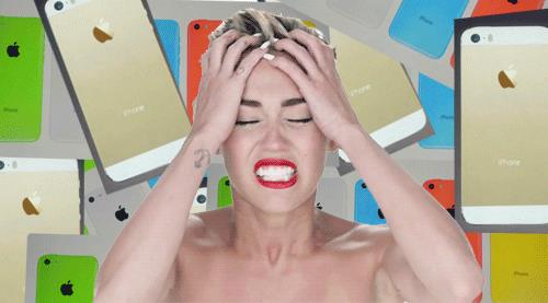 GIF di Miley Cyrus con uno sfondo di smartphone