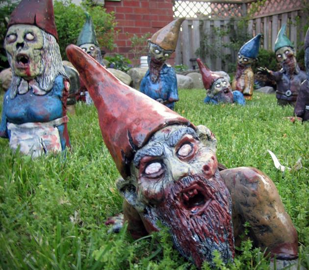 Gli gnomi da giardino zombie da usare ad Halloween