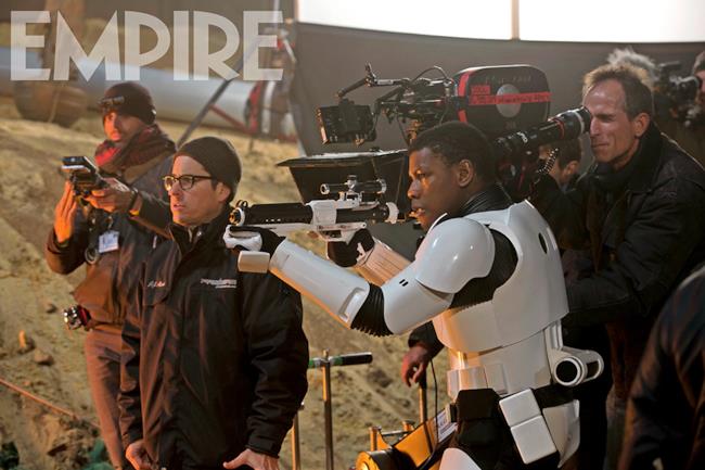 Le riprese continuano sul set di Star Wars 7