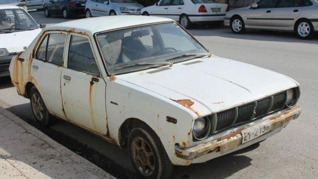 Scorda dove ha parcheggiato e ritrova il veicolo 20 anni dopo L'auto scomparsa