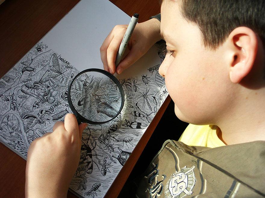 Bambino prodigio che sa disegnare fauna e flora come un vero artista