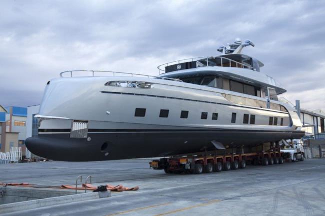 Il nuovo superyacht firmato Porsche. Il nuovo yacht di Porsche da 14 milioni di euro.