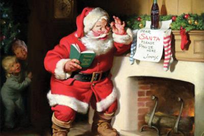 Babbo Natale osserva una Coca-Cola