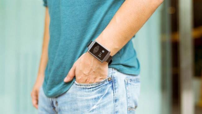 L'orologio che regola la temperatura corporea di chi lo indossa L'orologio Aircon Watch