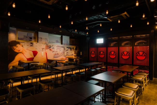 La prima immagine del bar giapponese a tema Playboy Ecco l'interno del locale giapponese a tema Playboy
