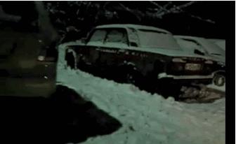 Una macchina sotto la neve è al contrario - Le GIF più divertenti da scaricare e condividere