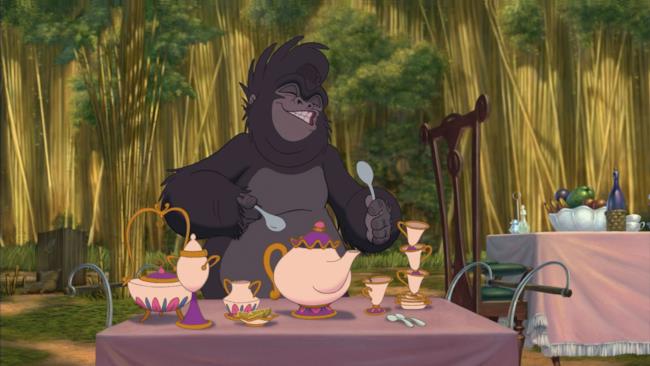 Il servizio da tè identico a quello de La Bella e la Bestia in una scena del film Tarzan
