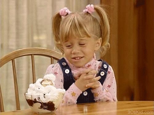 GIF coppa gelato con gemella Olsen da bambina