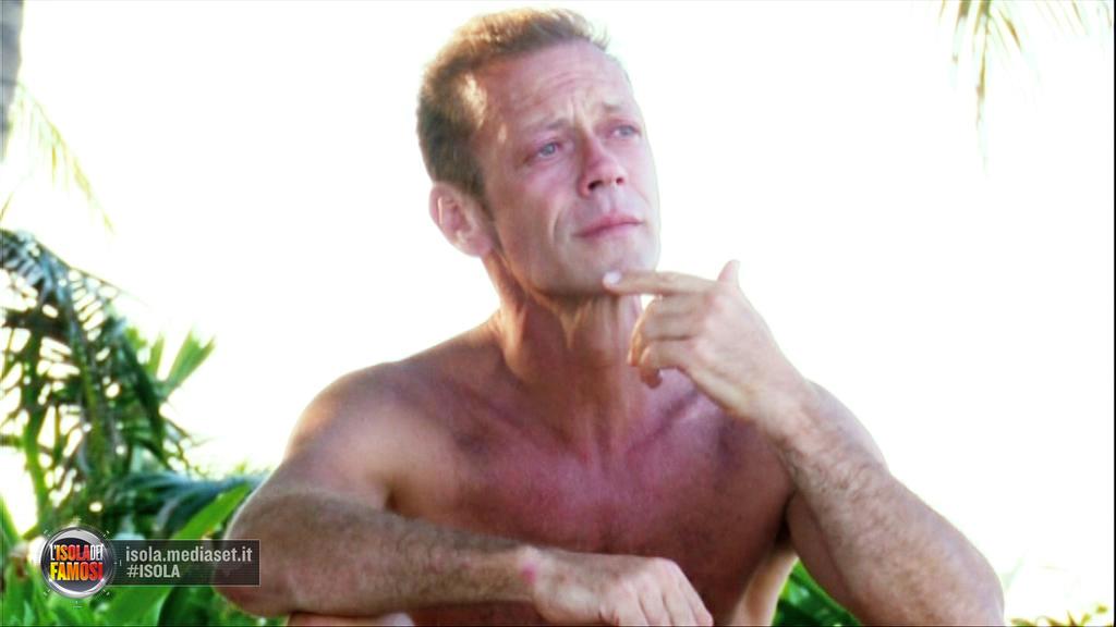 Rocco Siffredi in lacrime all'Isola dei Famosi