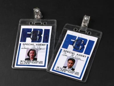 Le tessere dell'FBI di Mulder e Scully