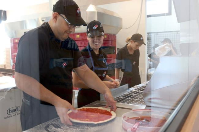 I pizzaioli di Domino's Pizza a Milano