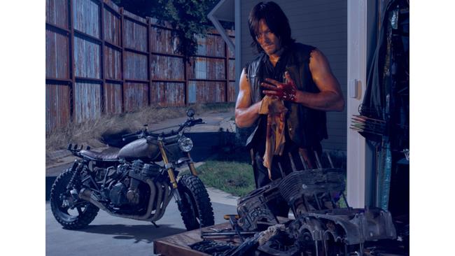 Daryl e la sua moto nella sesta stagione di The Walking Dead