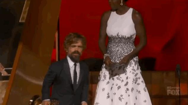 Peter Dinklage accetta l'Emmy 2015