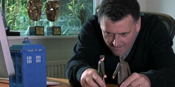 Steven Moffat alle prese con le action figure del Dottore