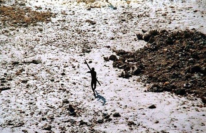 Un sentinelese armato