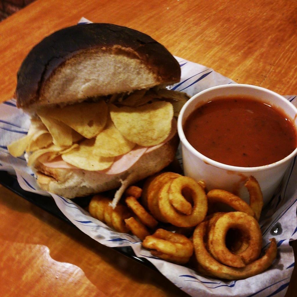 Panino con salsa al Simply Crispy Cafe