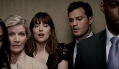 Anastasia e Christian in una scena di Cinquanta sfumature di nero