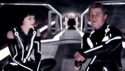 Sam e Quorra in Tron: Legacy