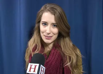 Alessandra Agola viene intervistata