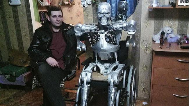 Il Terminator T-800 russo Alexander Osipovich e il suo T-800 casalingo