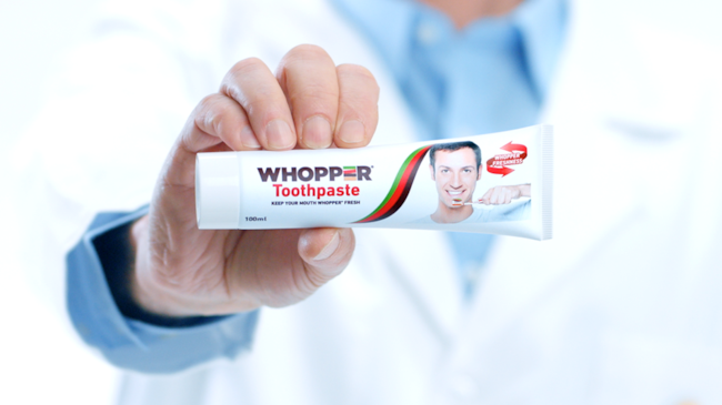Dentifricio al gusto Whopper, lo lancia Burger King Il dentifricio che sa di panino Whopper