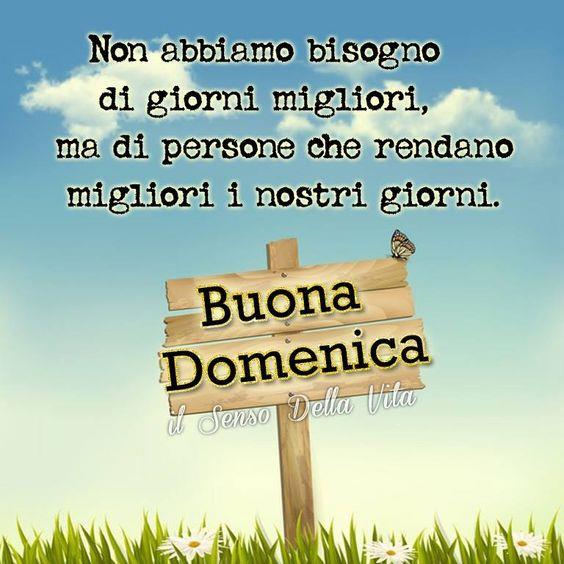 Un cartello con scritto buona domenica