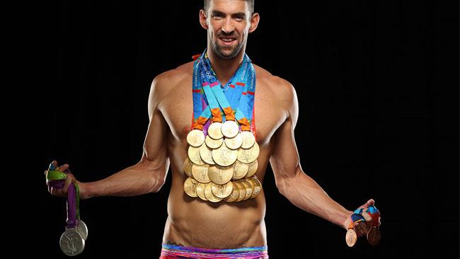 Michael Phelps contro gli squali in tv Il nuotatore Michael Phelps