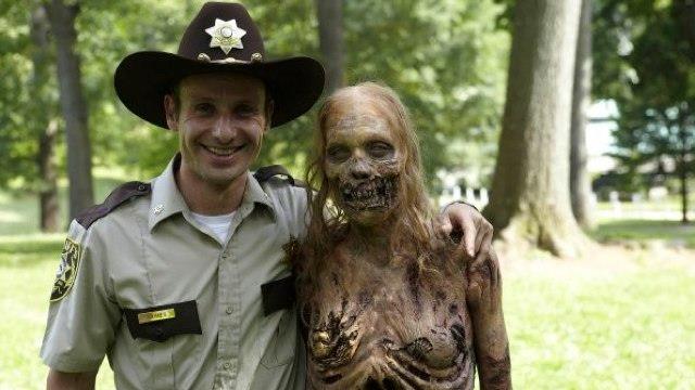 New Mexico: vede l'amico trasformarsi in zombie e lo uccide