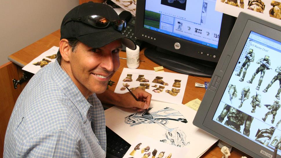 Todd McFarlane in posa mentre disegna