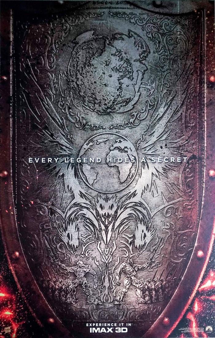 Il poster promozionale del film Transformers - L'ultimo Cavaliere