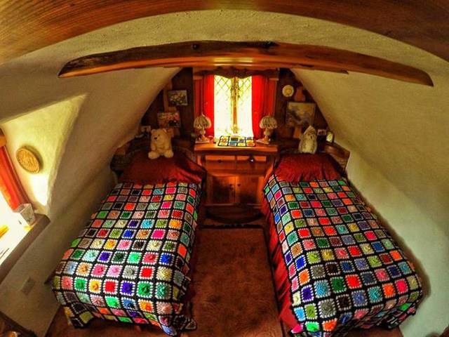 Una camera da due posti letto nella casa dello Hobbit
