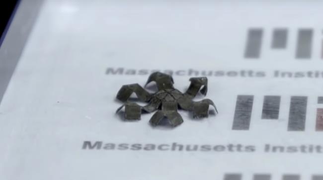 Arrivano dal MIT le stampe 3D controllate con una calamita Stampante 3D di disegni magnetici