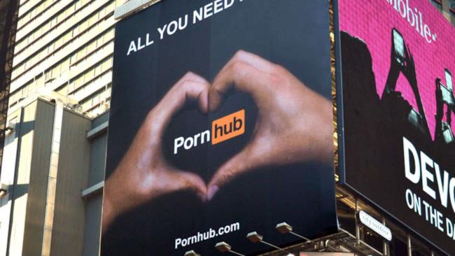 Stati Uniti: la FCC contro i contenuti gratuiti, addio porno gratis? Pornhub nel cuore
