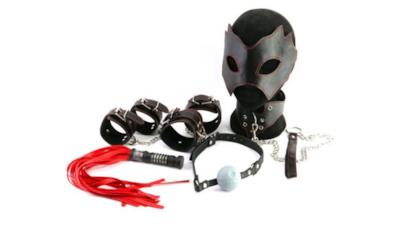 Lo strano kit per il bondage del Lato Oscuro