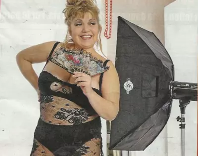 Gegia posa per il calendario