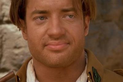 Brendan Fraser in una scena de La mummia