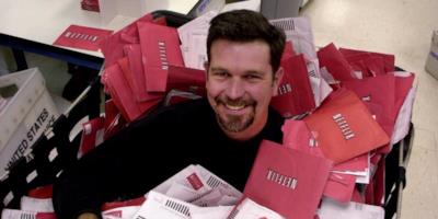 Reed Hastings fra le buste Netflix
