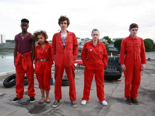 Una foto promo del cast originale del telefilm