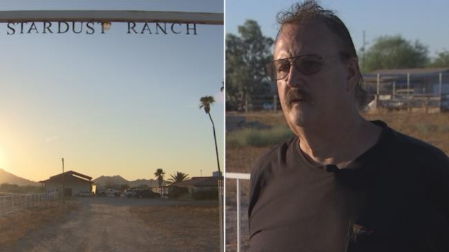Mette il ranch in vendita perché stanco di combattere gli alieni John Edmonds e il suo ranch
