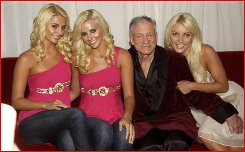 Hugh Hefner, i migliori meme da condividere su WhatsApp Hugh Hefner circondato da alcune conigliette