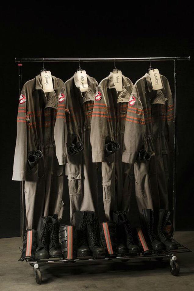 Le uniformi delle Acchiappafantasmi nel reboot di Ghostbusters