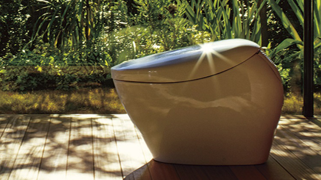 Toto Neorest NX2, il WC intelligente con un sacco di funzionalità Toto Neorest NX2, il WC smart splende alla luce del sole